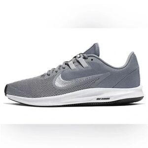 Nike Women's Downshifter 9 -‎ Cool Grey Size 10. B64